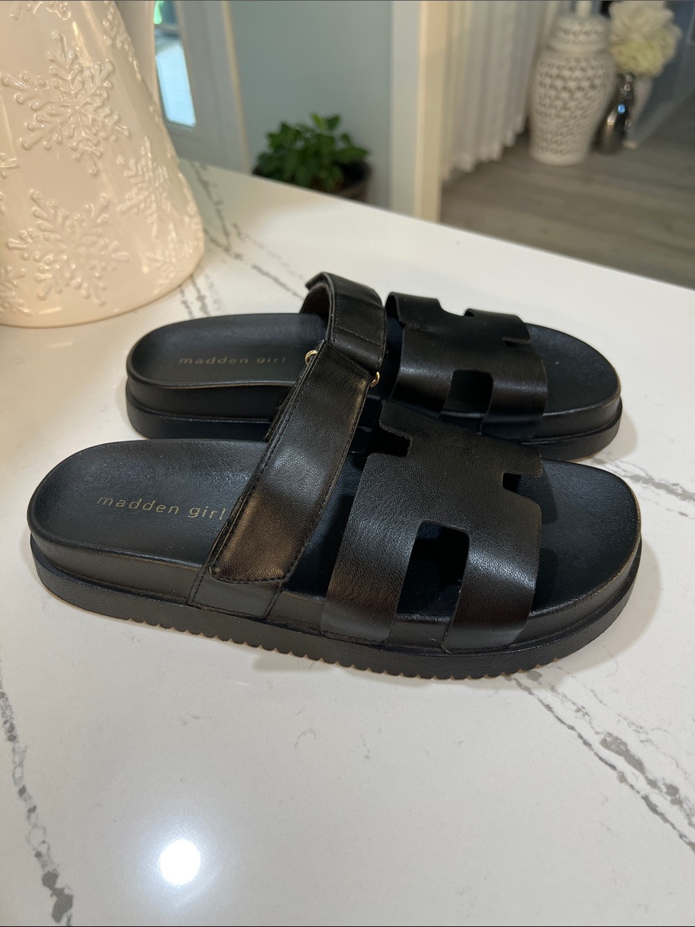 Madden Girl Black Double-Strap Slide Sandals size 7.5